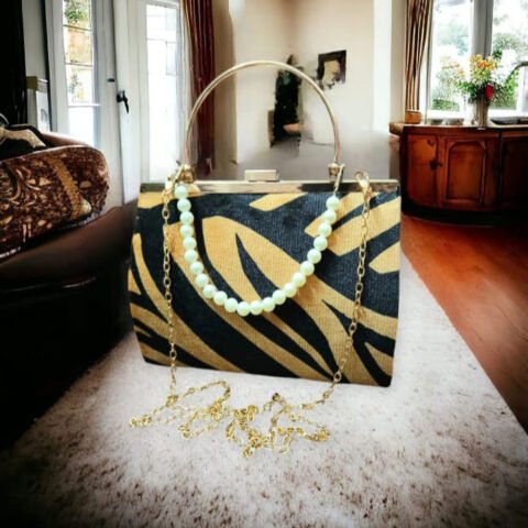 Pattern: Abstract zebra or tiger-stripe style